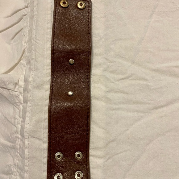 Gorgeous chocolate colored wrist cuff with layered stones - Picture 3 of 10